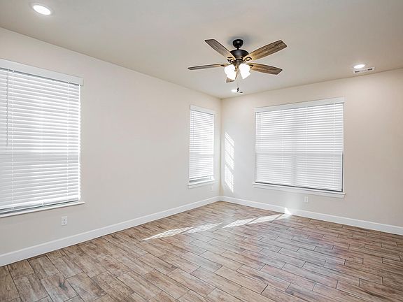 2nd image of 710 Bonnie St