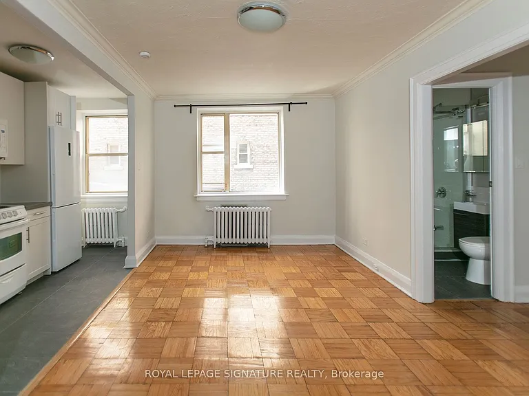 396 Avenue Rd #214 — Photo 2