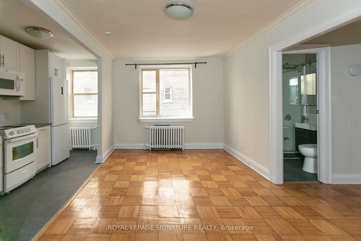 Building Photo - 396 Avenue Rd #214