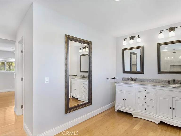 24216 Las Naranjas Dr — Photo 9