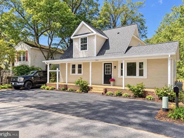 706 203rd St, Pasadena, MD 21122