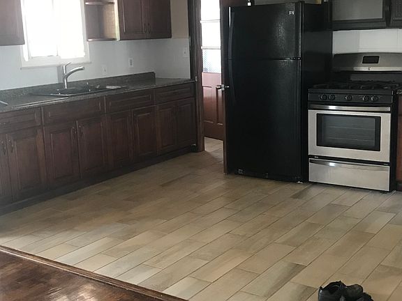 3rd image of 253 E Clearview Ave