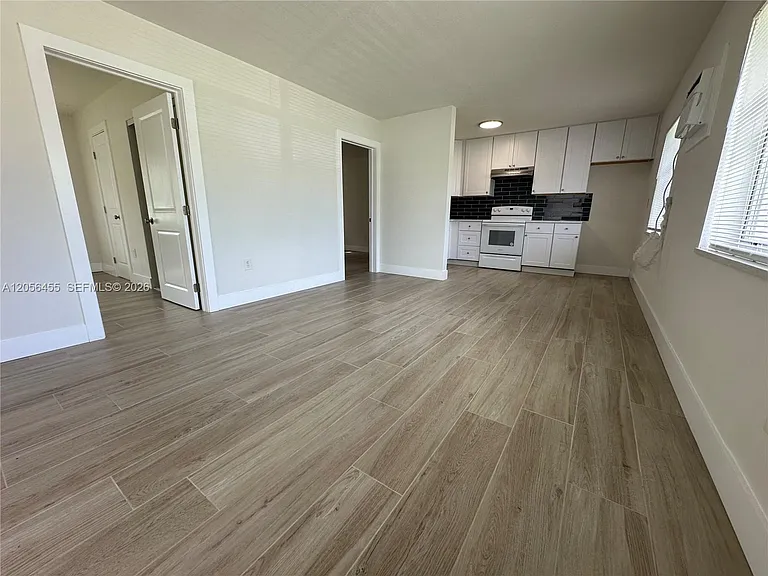 1048 East St #3 — Photo 7