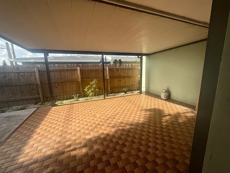 10115 SW 21st Ter — Photo 11