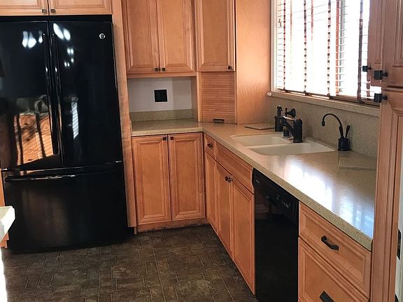 5th image of 718 Pueblo Ave APT 7