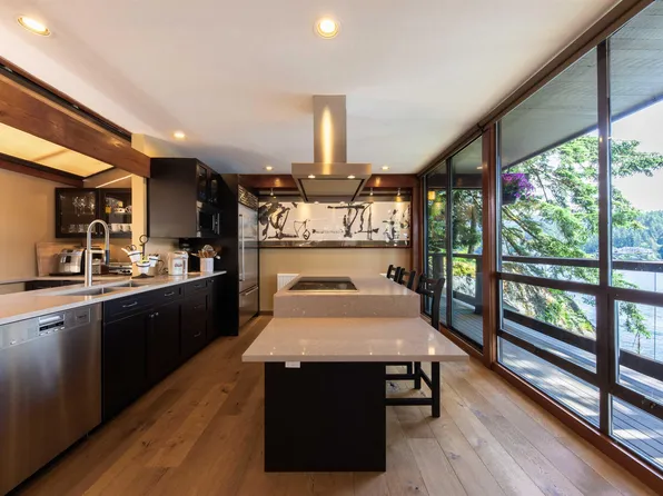 4885 Cove Cliff Pl, North Vancouver, BC V7G 1H9