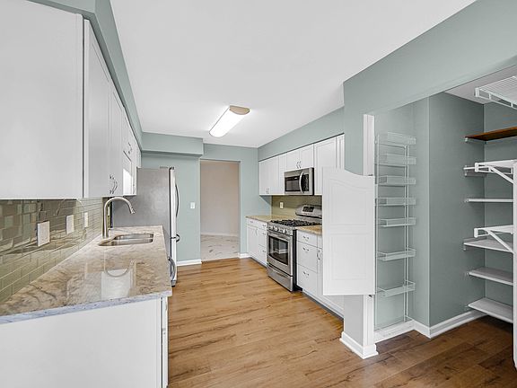 4th image of 12908 Mill Dr E #1B