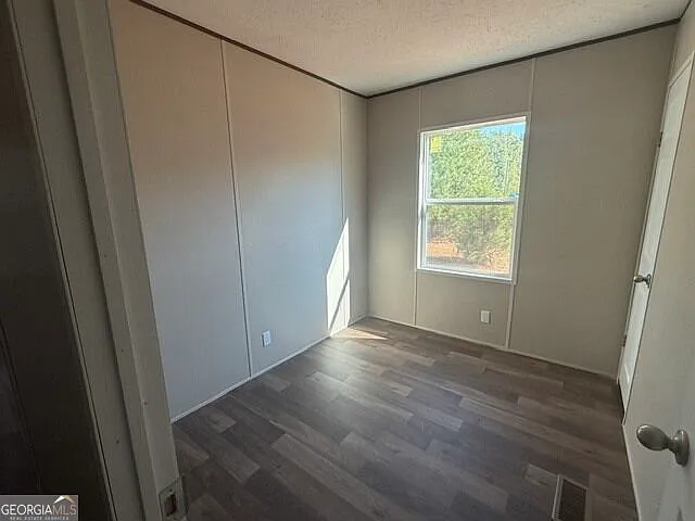 3 bed, 2.0 bath, 869 sqft, $1,800 — Photo 4