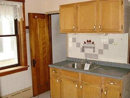 3rd image of 4141 N Sacramento Ave