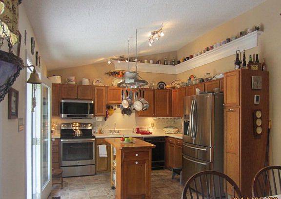 3rd image of 398 Windward Dr