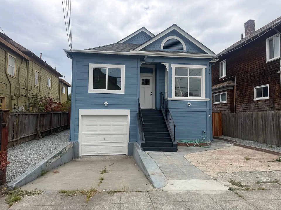 1826 Parker St