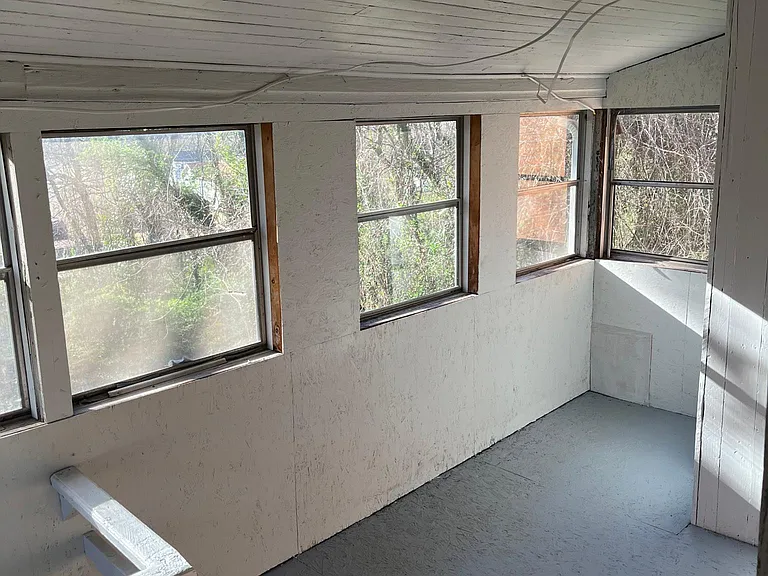 229 Holbrook St — Photo 9
