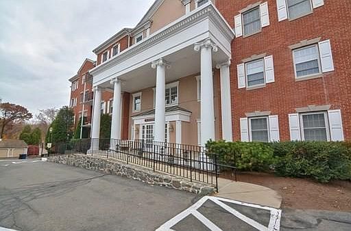1st image of 70 Weatherly Dr Unit 208