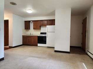 9303 Main St APT 8, Whitmore Lake, MI 48189