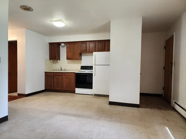 9303 Main St APT 8, Whitmore Lake, MI 48189
