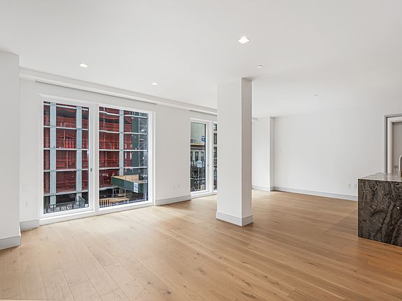 4th image of 101 W 14th St #3C