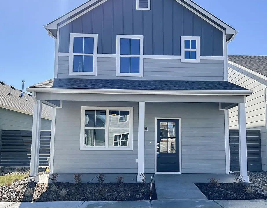 1st image of 403 E Park Pl