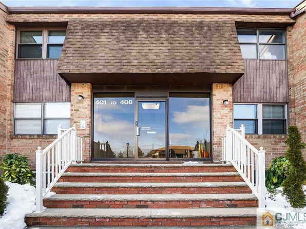 403 Sharon Garden Ct, Woodbridge, NJ 07095