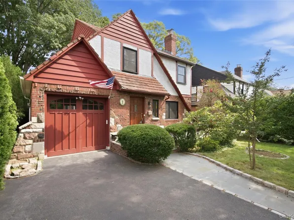 304 Kilburn Road S, Garden City, NY 11530