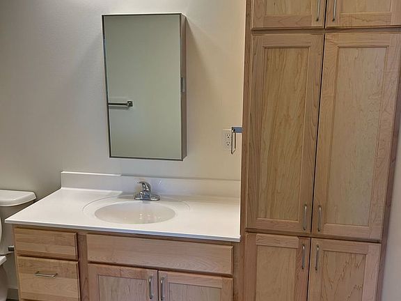 3rd image of 101 Main St S #207
