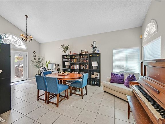 3rd image of 8314 Hidden Hills Dr