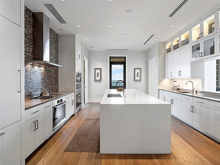 3376 Peachtree Rd #44B — Photo 21