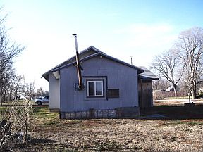 2nd image of 910 Lake St