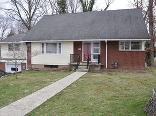 3121 S Greenway Dr, Covington, VA 24426