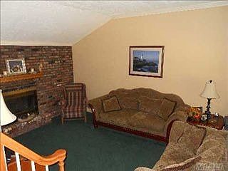 4th image of 8 Hileen Dr