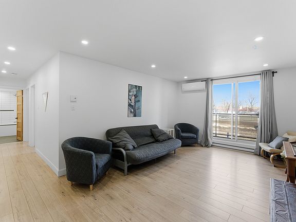 5th image of 320 Rue Du Bord De Leaf #O-205