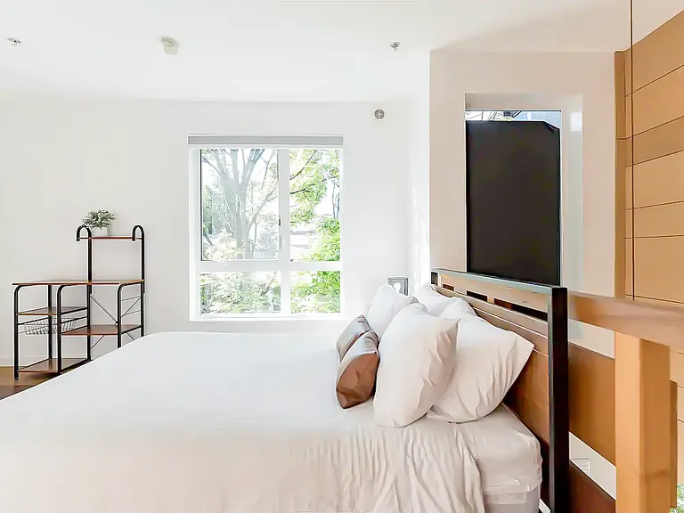 1826 E Yesler Way — Photo 28