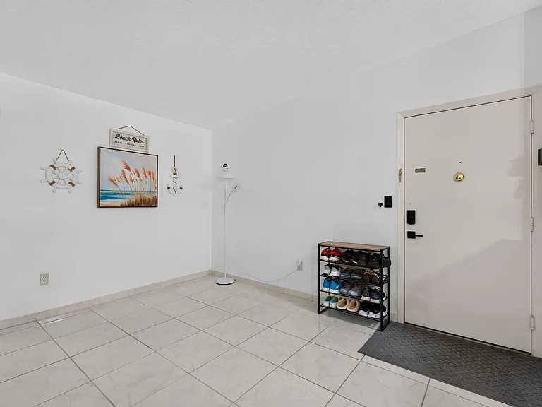 9474 S Belfort Cir #206 — Photo 33
