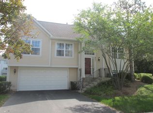 951 S Darla Ct, Waukegan, IL 60085