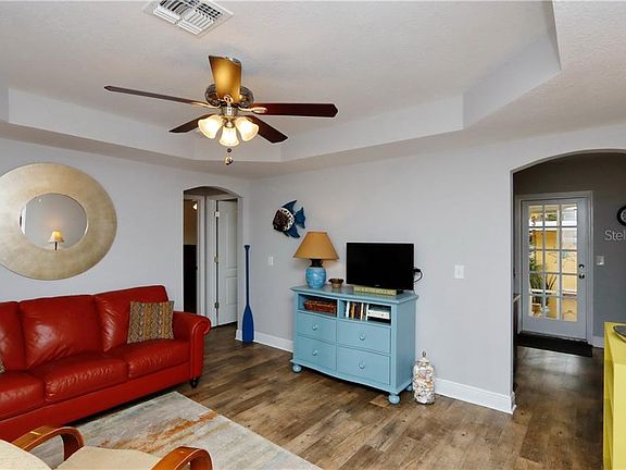 4th image of 1215 Palm St