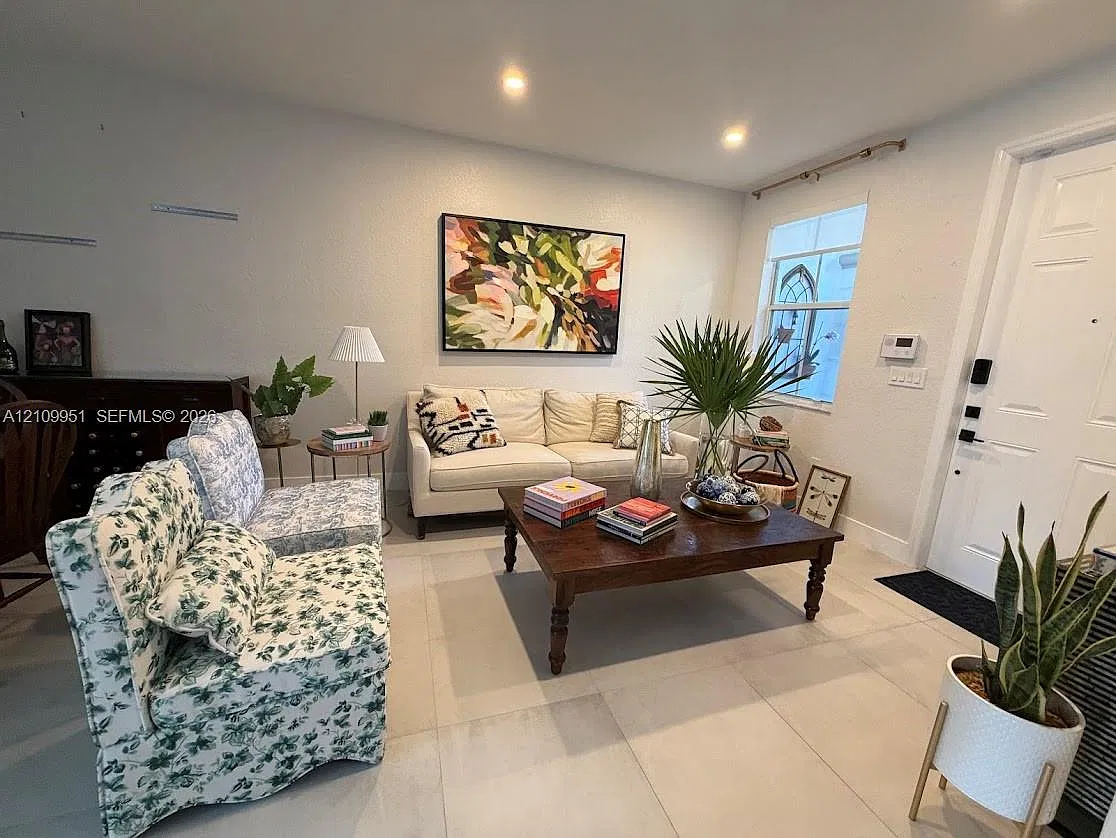 Islands At Doral 1st Addn — Photo 2