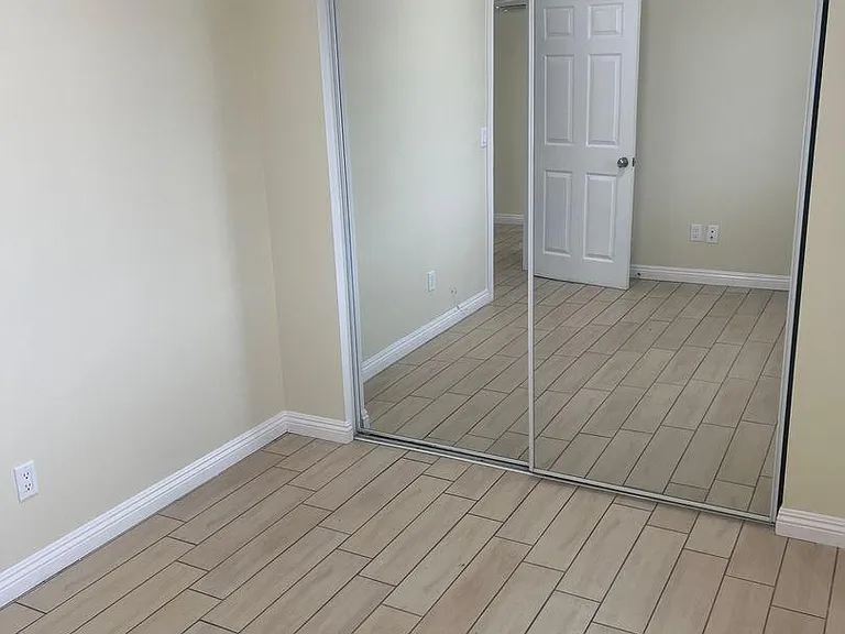 3856 S. Normandie Ave — Photo 10