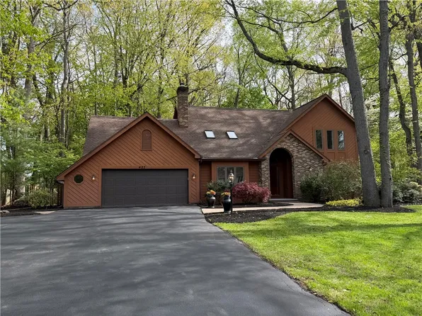 427 Murwood Ln, Webster, NY 14580