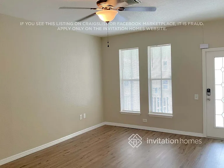 402 Shaddock St — Photo 2