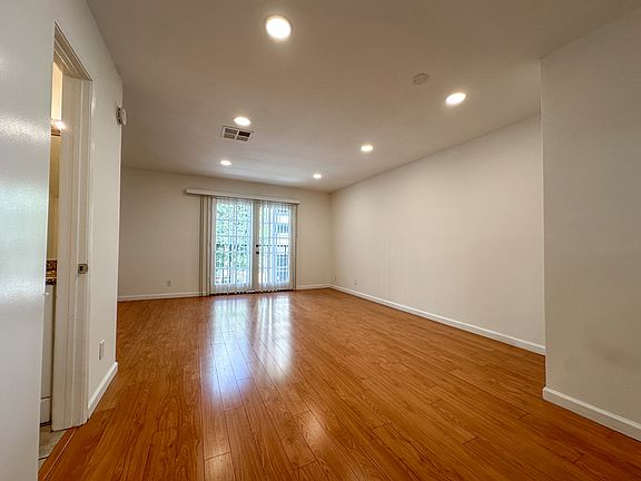 5th image of 360 Pioneer Dr #2B-1Ba-1000Sqft