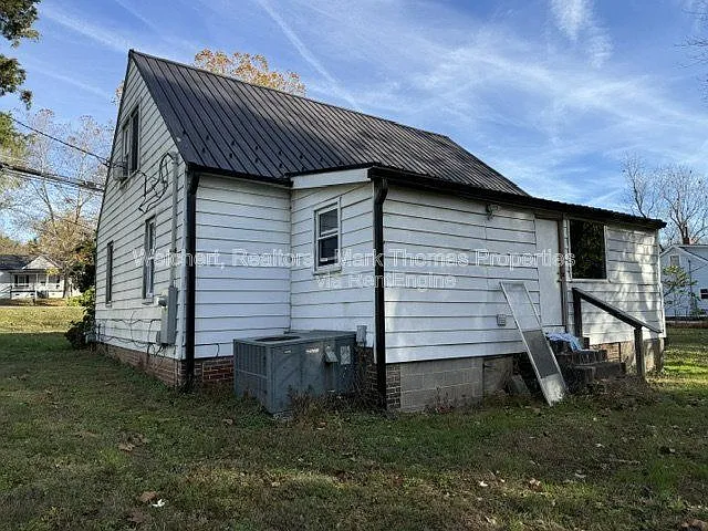 4 bed, 1.0 bath, 1344 sqft, $1,595 — Photo 3