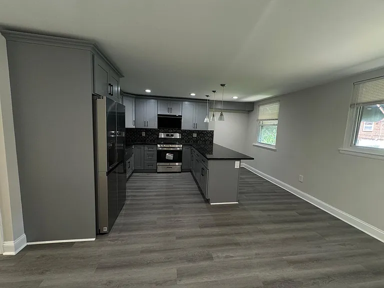 1633 Powell Rd — Photo 8