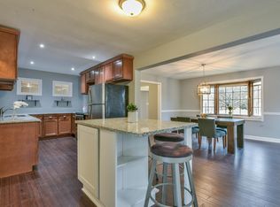 7539 N Bell Rd, Fox Pt, WI 53217