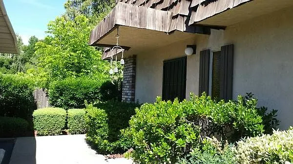 1078 Franklin Ave — Photo 29