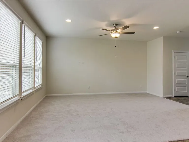 15912 Windroot St — Photo 9