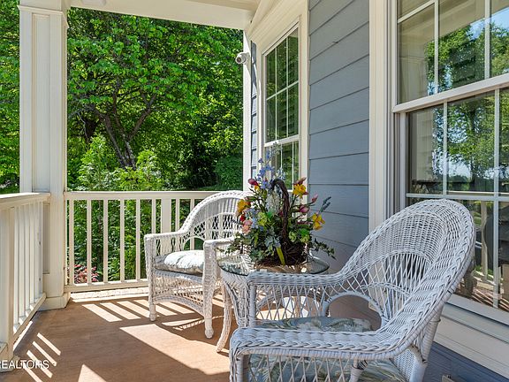 5th image of 551 Colonial Ridge Ln