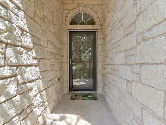 2nd image of 1033 Forest Bluff Trl