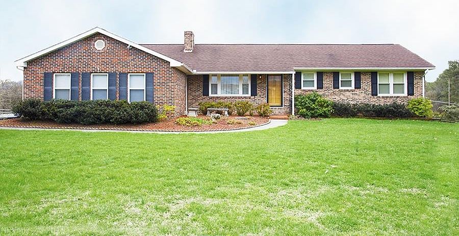 1st image of 165 White Pine Dr