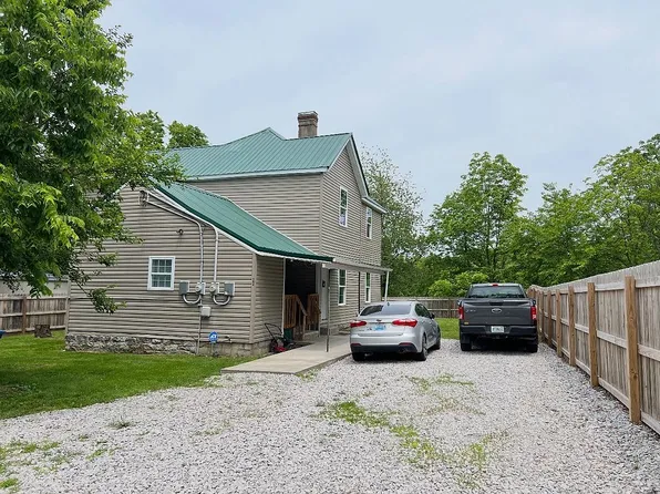 104 1st St #A & B, Cynthiana, KY 41031