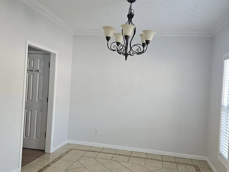 340 Circle Rd — Photo 11