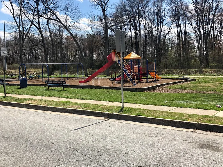 Maple Walk Apartments — Photo 51